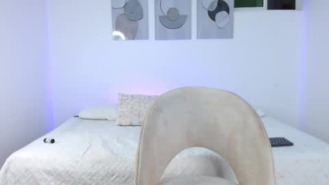 Snapshot of jessdant_luv chatting on April 28, 1:26 am Hello we are Jesse and Dante. online show from April 28, 1:26 am