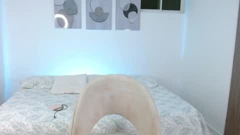 Snapshot of jessdant_luv chatting on May 25, 11:55 pm Hello we are Jesse and Dante. online show from May 25, 11:55 pm