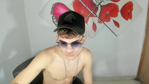 jesshot_bigcock online show from April 3, 3:10 pm