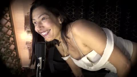 Jessica Gomez online show from April 8, 1:38 am