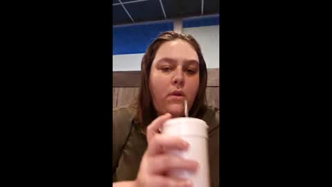 jessi_eats online show from March 1, 11:40 pm