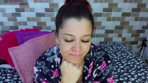 jessimodel independient online show from May 26, 12:50 am