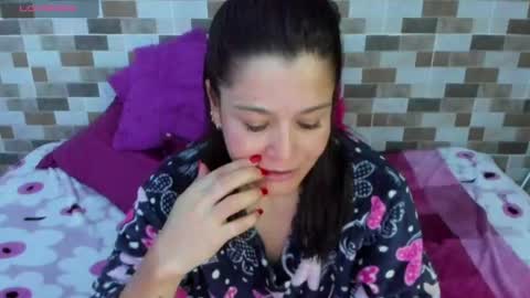 jessimodel independient online show from June 22, 3:25 am