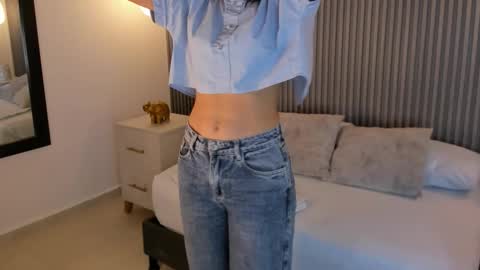 Snapshot of jessica_taylor_22 chatting on March 6, 12:56 pm jessica_taylor_22 online show from March 6, 12:56 pm