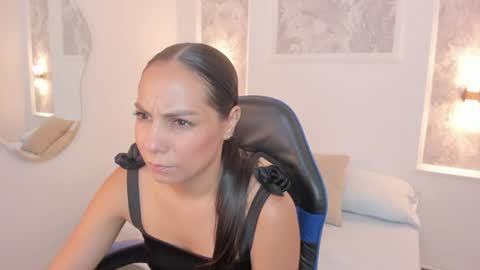 Snapshot of jessica_taylor_22 chatting on June 16, 7:16 pm jessica_taylor_22 online show from June 16, 7:16 pm