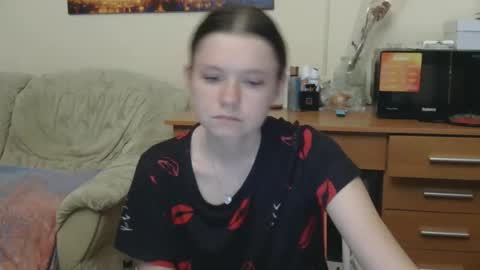 Snapshot of jessicaholland1 chatting on May 21, 7:10 pm jessicaholland1 online show from May 21, 7:10 pm