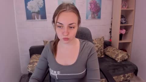 Snapshot of jessicalime chatting on December 10, 9:44 am JESSICA online show from December 10, 9:44 am