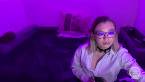 Snapshot of jessicanight_ chatting on April 25, 3:20 pm Jessica and Mark online show from April 25, 3:20 pm