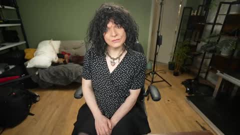 Jessicatv online show from April 2, 2:58 pm