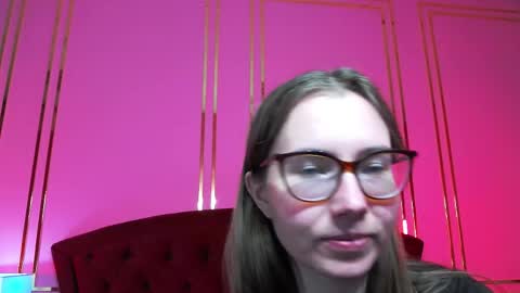Snapshot of jessiestarrr chatting on April 13, 5:51 pm JessieStarrr online show from April 13, 5:51 pm