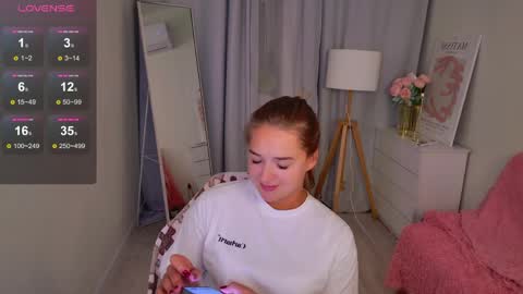 Jessi online show from April 10, 2:11 pm