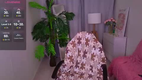 Snapshot of jessiestarz chatting on June 17, 1:56 pm Jessi online show from June 17, 1:56 pm