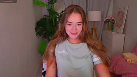 Snapshot of jessiestarz chatting on July 1, 1:34 pm Jessi online show from July 1, 1:34 pm