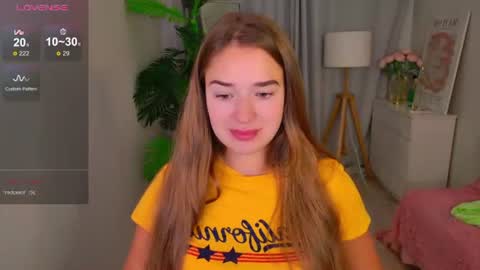 Snapshot of jessiestarz chatting on July 7, 3:16 pm Jessi online show from July 7, 3:16 pm