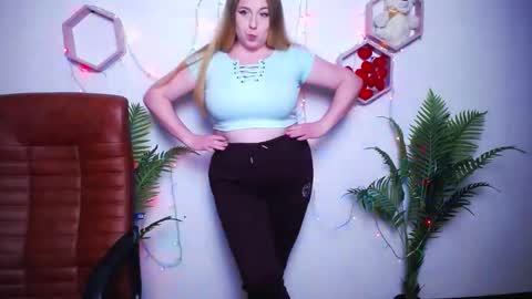 Jess online show from March 23, 7:40 pm