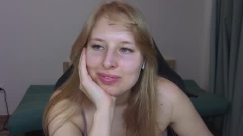 Snapshot of jessy_comely chatting on June 5, 3:07 pm Jessy online show from June 5, 3:07 pm