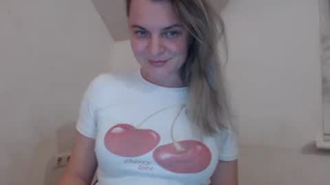 Snapshot of jessyangels chatting on April 22, 7:59 pm jessyangels online show from April 22, 7:59 pm