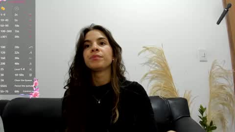 Snapshot of jessye_golden chatting on June 7, 8:01 pm jessye_golden online show from June 7, 8:01 pm