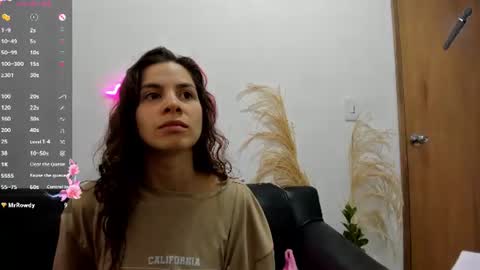 Snapshot of jessye_golden chatting on June 11, 5:00 pm jessye_golden online show from June 11, 5:00 pm