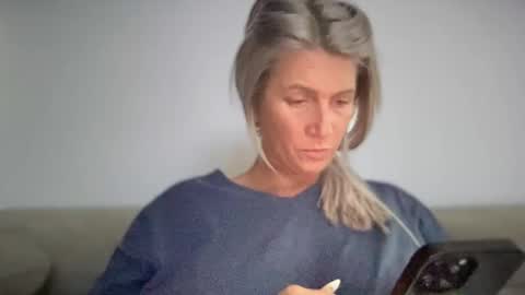 Snapshot of jessye_vega chatting on October 6, 9:40 am Jessye online show from October 6, 9:40 am