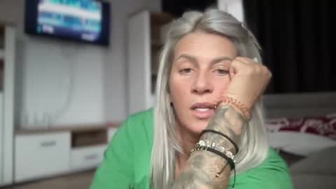 Snapshot of jessye_vega chatting on October 8, 9:29 am Jessye online show from October 8, 9:29 am