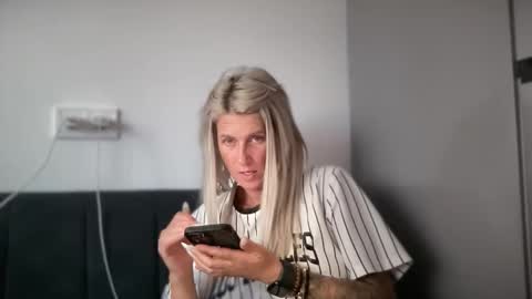 Snapshot of jessye_vega chatting on October 20, 2:28 pm Jessye online show from October 20, 2:28 pm