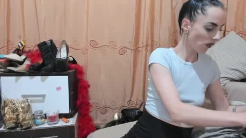 Snapshot of jessylonghair chatting on June 18, 11:20 pm Jessylonghair online show from June 18, 11:20 pm