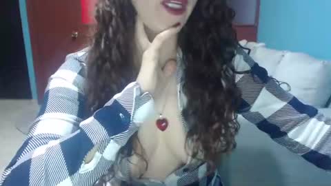 Snapshot of jessymoon00 chatting on June 22, 4:37 pm jessy online show from June 22, 4:37 pm