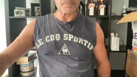 Snapshot of jesuiscoquinoui chatting on January 3, 6:44 am Jesuiscoquin online show from January 3, 6:44 am