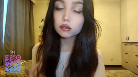 I am Gina ntmu Lets hit 10 Thumbs Up together online show from February 13, 4:52 am