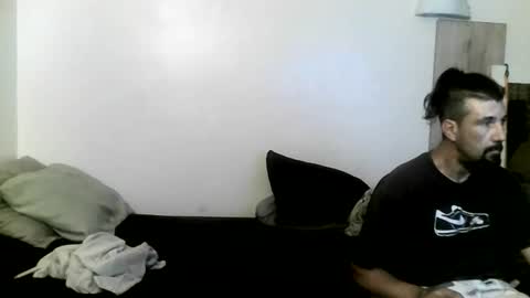 jeukhieqzkke online show from June 15, 2:03 am