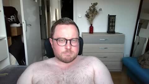 jeuneloup92 online show from March 11, 5:19 pm