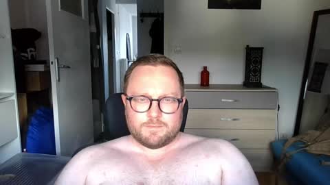jeuneloup92 online show from June 2, 4:31 pm