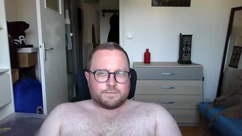 jeuneloup92 online show from June 18, 4:33 pm