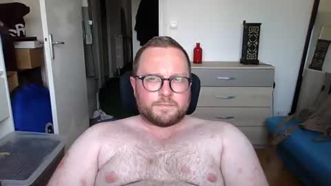 jeuneloup92 online show from June 24, 3:33 pm