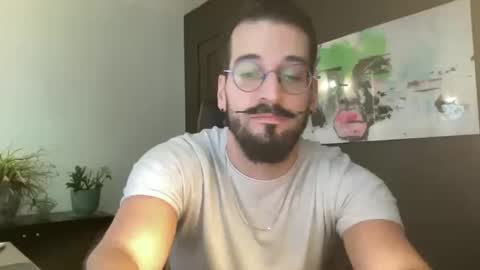 Snapshot of jeunemek00779042 chatting on October 14, 2:40 pm JEUNEMEK007 online show from October 14, 2:40 pm