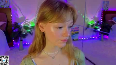 Snapshot of jewellhogan chatting on July 8, 9:52 pm Gwen online show from July 8, 9:52 pm