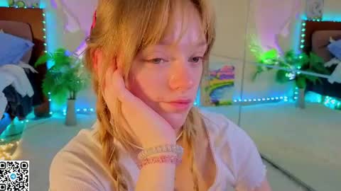 Snapshot of jewellhogan chatting on July 14, 2:05 am Gwen online show from July 14, 2:05 am