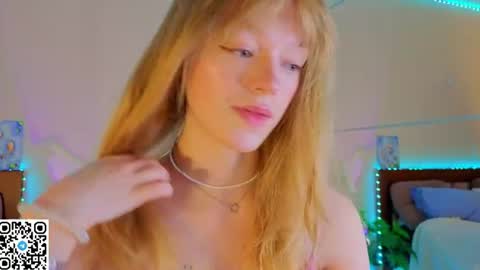 Snapshot of jewellhogan chatting on July 14, 8:14 pm Gwen online show from July 14, 8:14 pm
