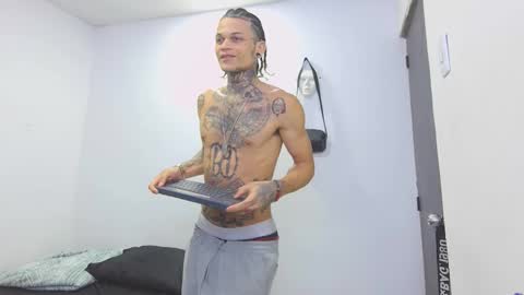 Snapshot of jeykob_23 chatting on February 25, 5:50 am JEYKOB online show from February 25, 5:50 am