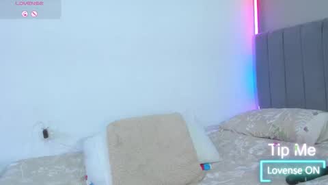 jhackelin  My independent account online show from January 11, 10:15 pm