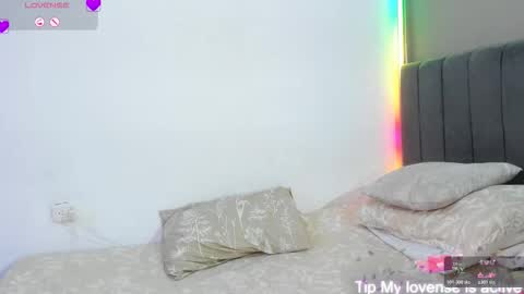 jhackelin  My independent account online show from March 20, 4:06 am