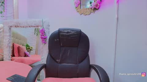 Snapshot of jhade_fox chatting on February 27, 3:06 am Jhade online show from February 27, 3:06 am