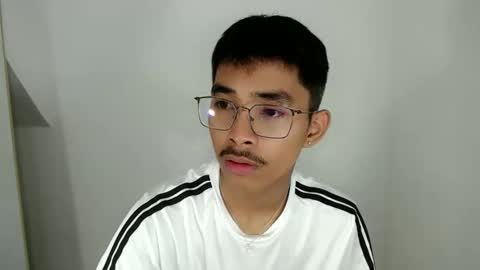 Snapshot of jhnxxnaughty_ chatting on December 20, 9:27 am Johnny online show from December 20, 9:27 am