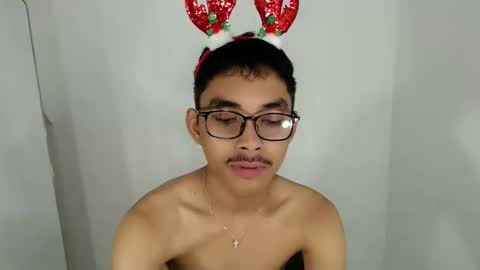 Snapshot of jhnxxnaughty_ chatting on December 21, 8:43 am Johnny online show from December 21, 8:43 am