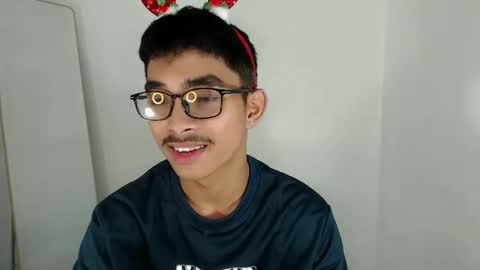 Snapshot of jhnxxnaughty_ chatting on December 23, 7:39 am Johnny online show from December 23, 7:39 am