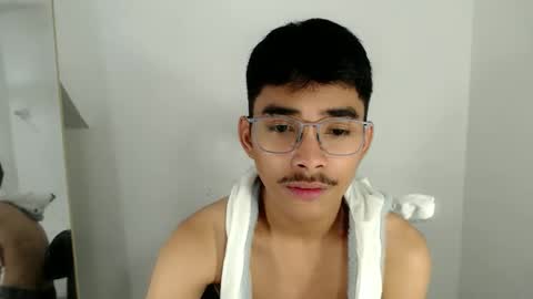 Snapshot of jhnxxnaughty_ chatting on January 6, 6:55 pm Johnny online show from January 6, 6:55 pm