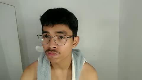 Snapshot of jhnxxnaughty_ chatting on February 12, 2:06 am Johnny online show from February 12, 2:06 am