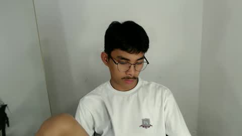 Snapshot of jhnxxnaughty_ chatting on February 12, 3:07 pm Johnny online show from February 12, 3:07 pm
