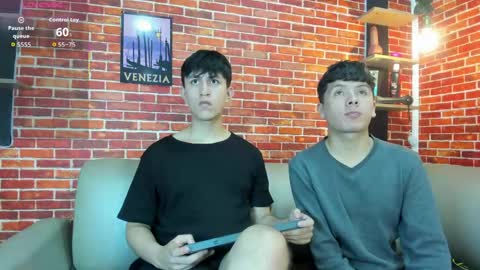 Snapshot of jhon_kleinn chatting on May 19, 8:04 pm Jake y Troy online show from May 19, 8:04 pm